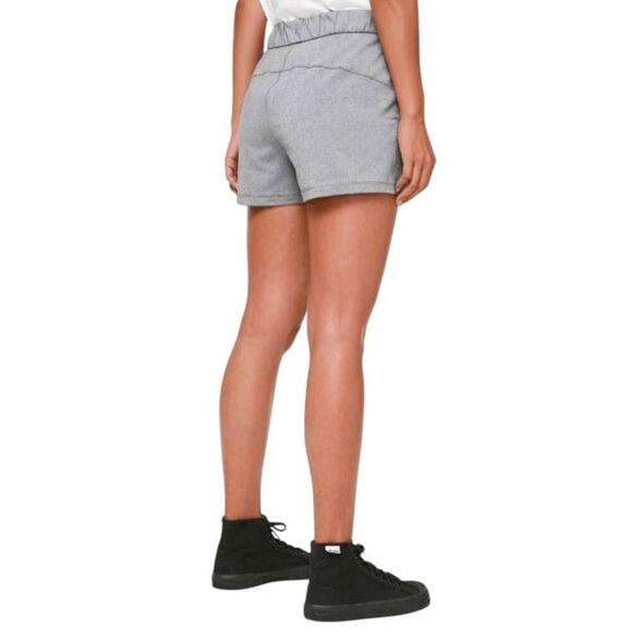 LULULEMON ATHLETICA On The Fly Short '2.5" In Heathered Slate Size 12 - Picture 3 of 7